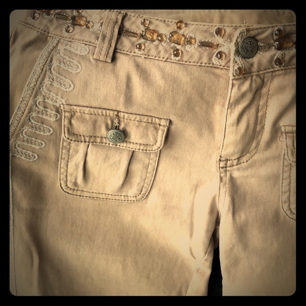 Mannon embellished capris
